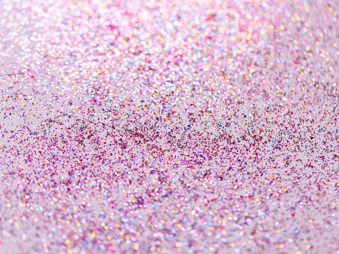 Como tirar glitter do corpo, rosto e cabelo após o Carnaval
