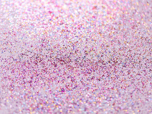 Como tirar glitter do corpo, rosto e cabelo após o Carnaval